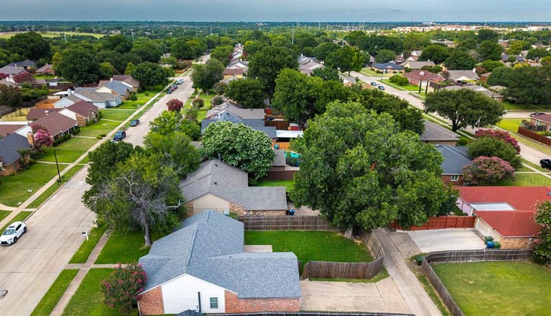 128 Kingsbridge Drive, Garland TX 75040 - Photo 22
