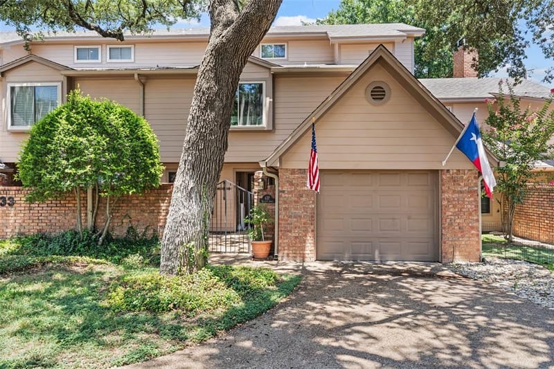 137 Pleasant Grove Lane, Waco TX 76712 - Photo 2