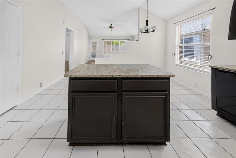 1025 Highland Station Drive, Saginaw TX 76131 - Photo 17