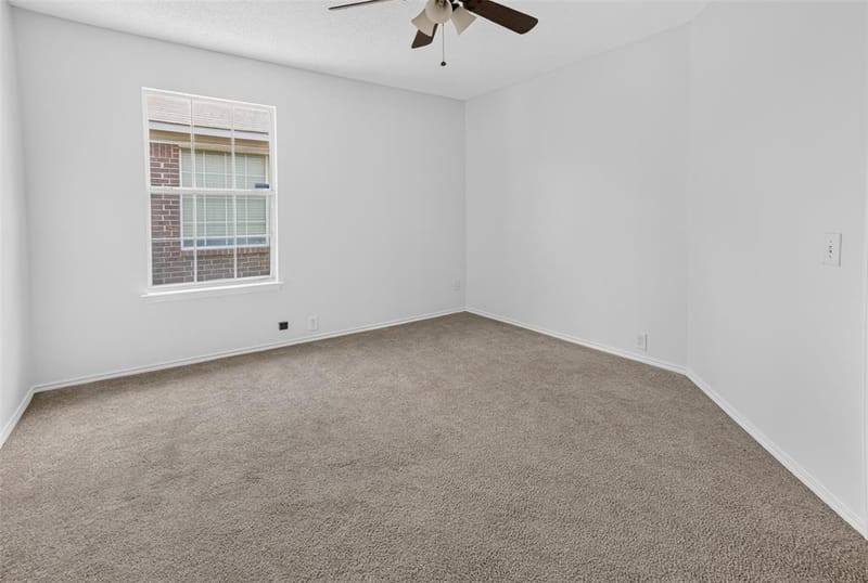 1025 Highland Station Drive, Saginaw TX 76131 - Photo 32