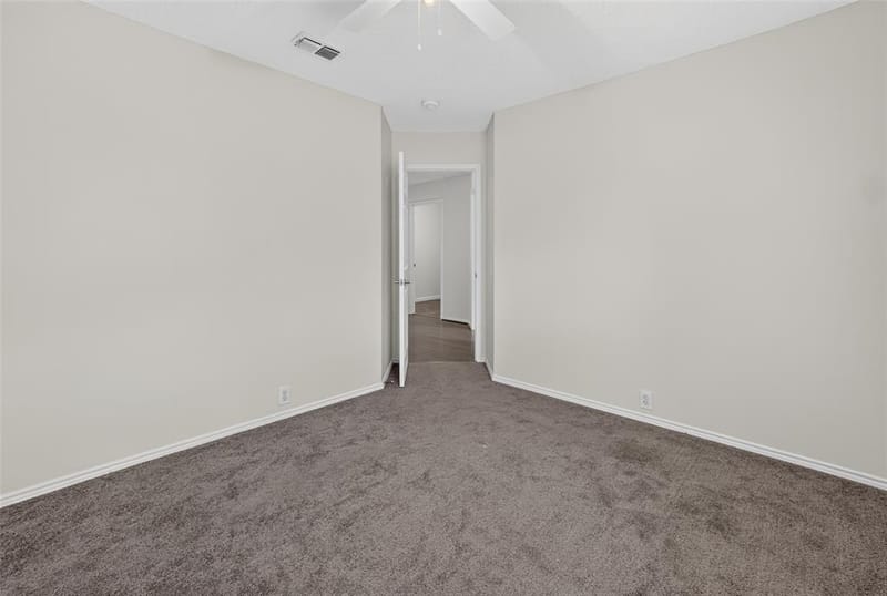 1025 Highland Station Drive, Saginaw TX 76131 - Photo 33