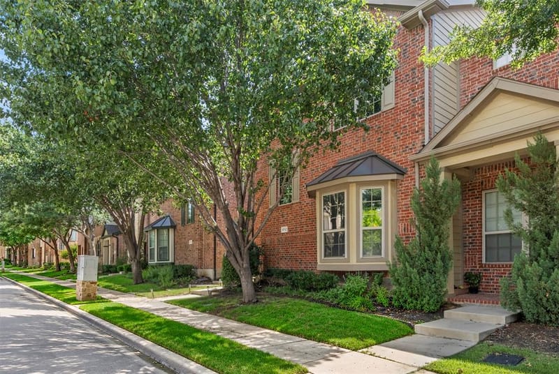 8712 Iron Horse Drive, Irving TX 75063 - Photo 27