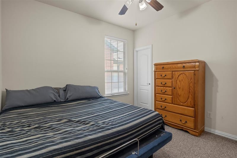 8712 Iron Horse Drive, Irving TX 75063 - Photo 22