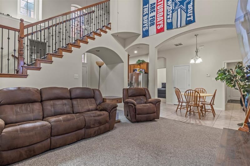 8712 Iron Horse Drive, Irving TX 75063 - Photo 9