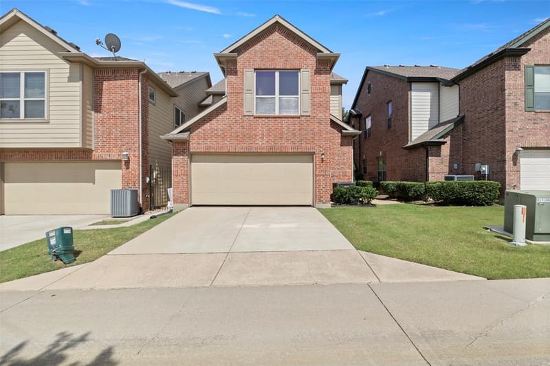 8712 Iron Horse Drive, Irving TX 75063 - Photo 24