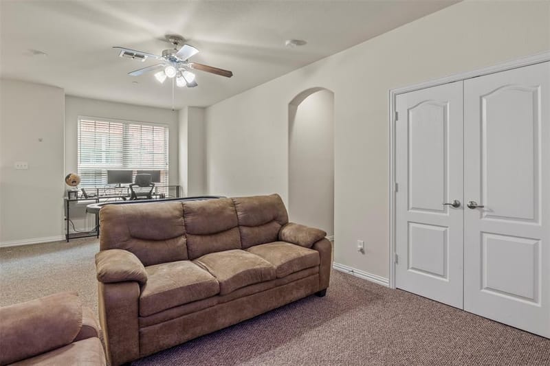 8712 Iron Horse Drive, Irving TX 75063 - Photo 18