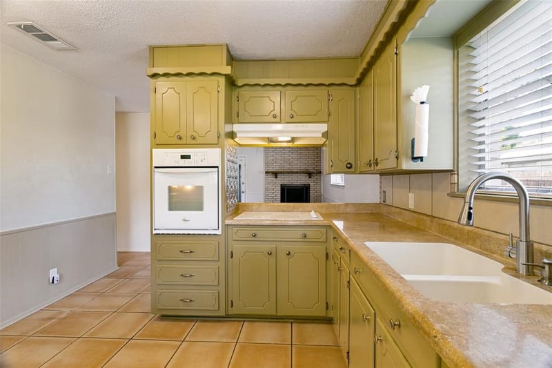 412 Franklin Drive, Euless TX 76040 - Photo 7