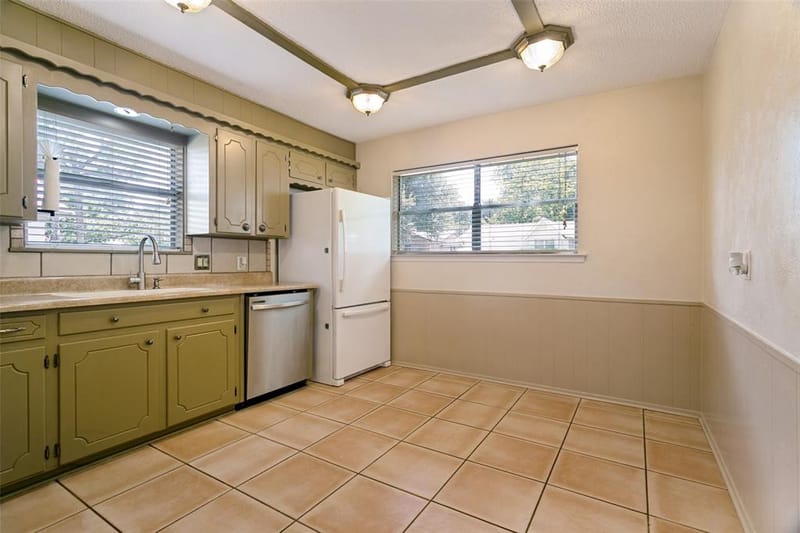 412 Franklin Drive, Euless TX 76040 - Photo 8