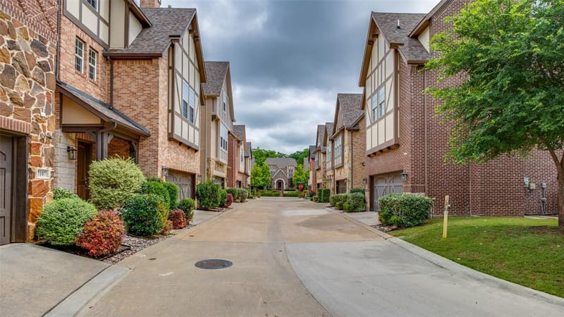 7124 Soto Street, Dallas TX 75223 - Photo 2
