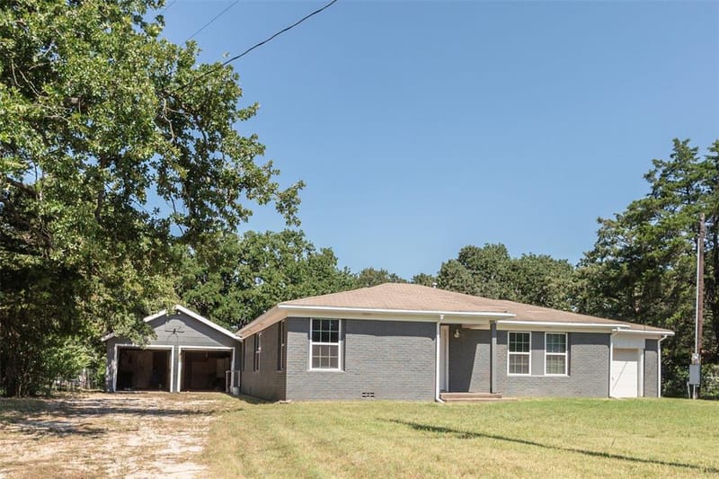 304 Jack Grace Hill Road, Bowie TX 76230 - Photo 2