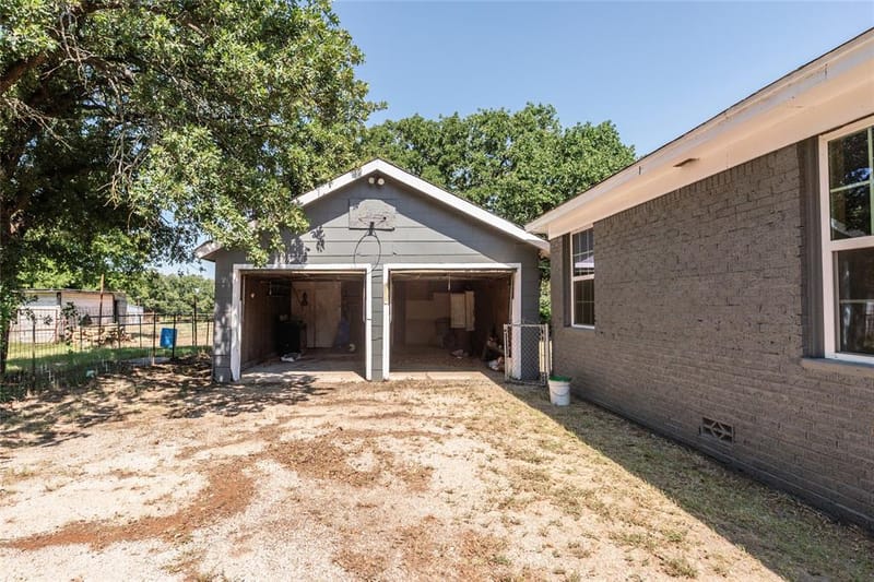 304 Jack Grace Hill Road, Bowie TX 76230 - Photo 6