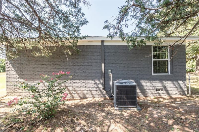 304 Jack Grace Hill Road, Bowie TX 76230 - Photo 9