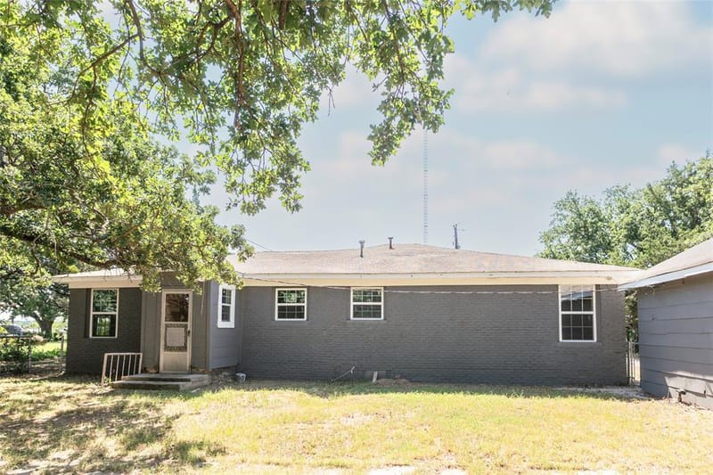 304 Jack Grace Hill Road, Bowie TX 76230 - Photo 8