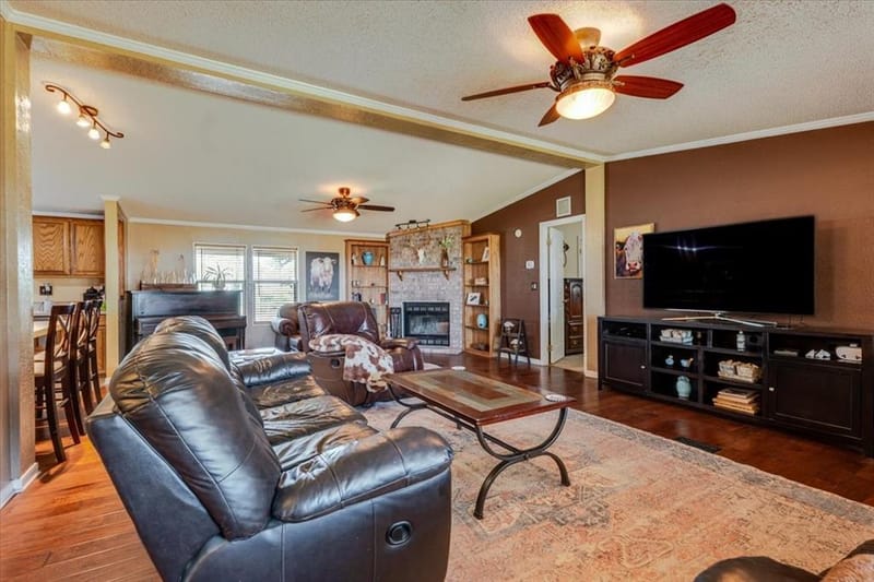 3637 Highway 281 N, Jacksboro TX 76458 - Photo 9