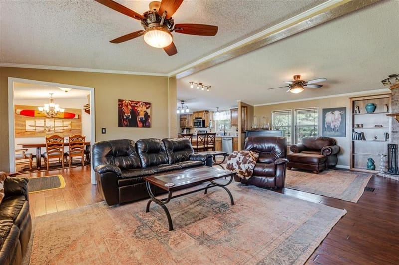 3637 Highway 281 N, Jacksboro TX 76458 - Photo 10