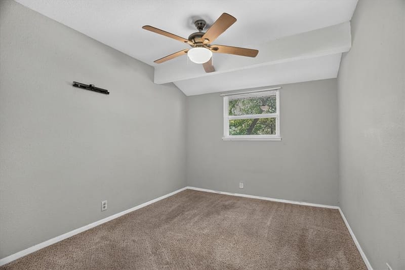186 Garnet Road, Springtown TX 76082 - Photo 20