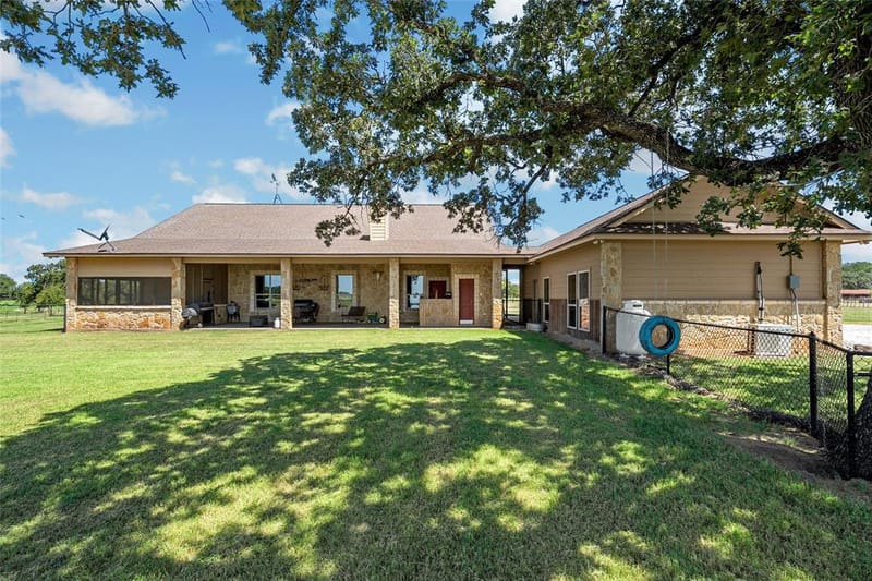 180 Hcr 2224 E, Aquilla TX 76622 - Photo 32