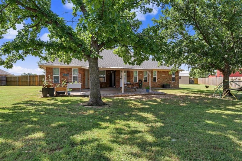 202 Daniel Court, Collinsville TX 76233 - Photo 36