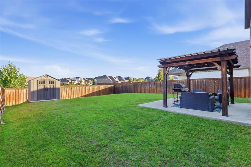 10529 Smiths Bend Road, Fort Worth TX 76126 - Photo 2