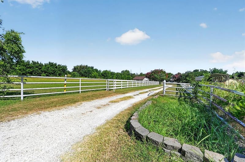 6709 County Road 527, Burleson TX 76028 - Photo 5