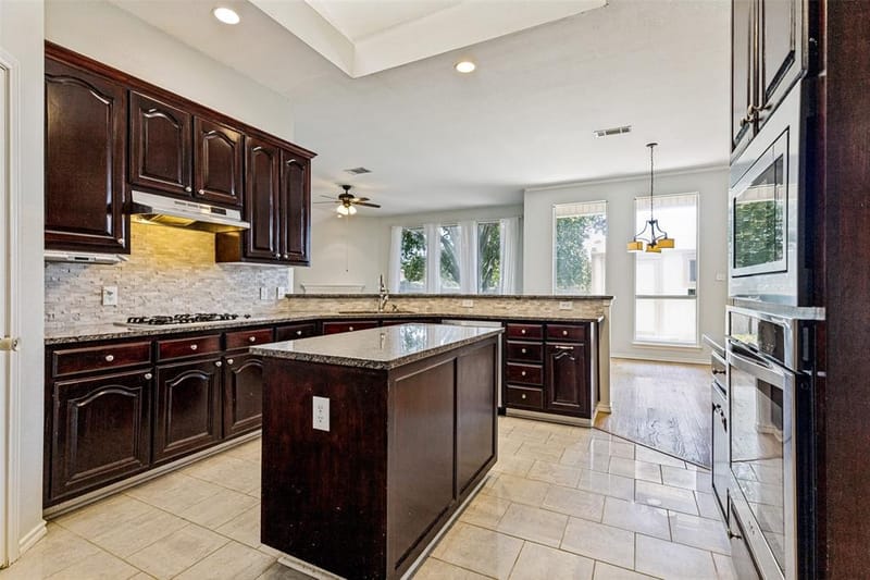 5856 Echo Bluff Drive, Haltom City TX 76137 - Photo 6