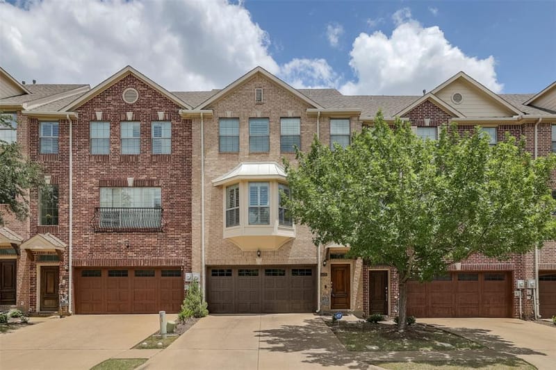 1429 Fox Run Drive, Irving TX 75063 - Photo 2