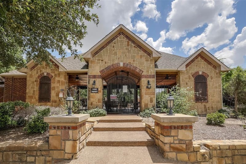 1429 Fox Run Drive, Irving TX 75063 - Photo 28