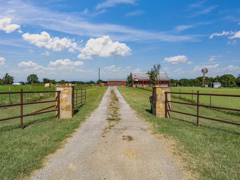 716 County Road 3241, Paradise TX 76073 - Photo 4
