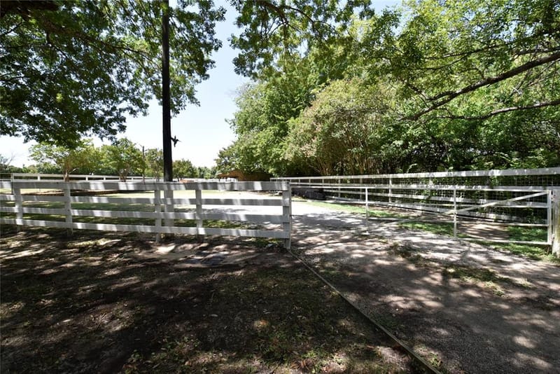 1329 S Belt Line Road, Mesquite TX 75149 - Photo 8