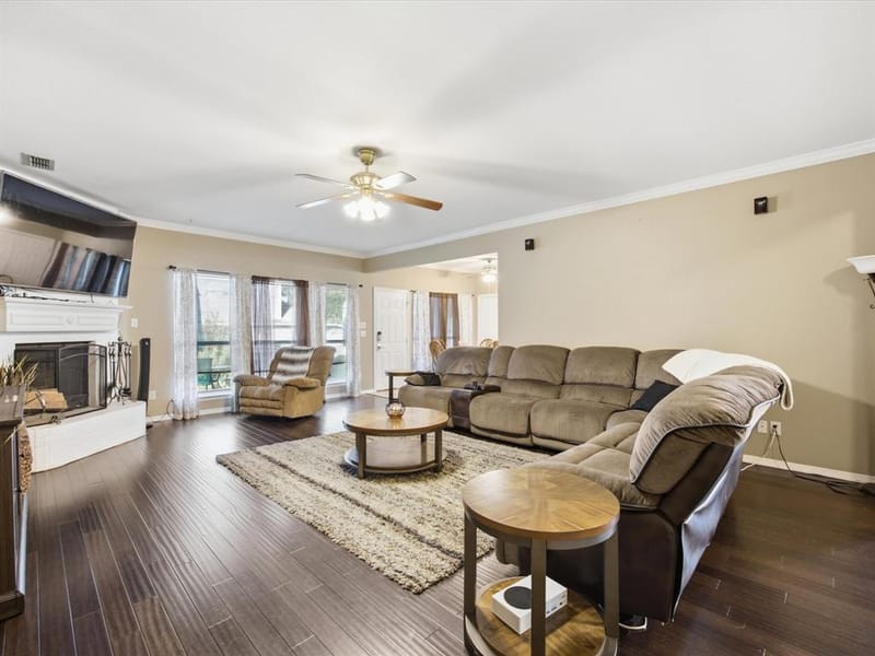 5004 Vaquero Drive, Arlington TX 76017 - Photo 7