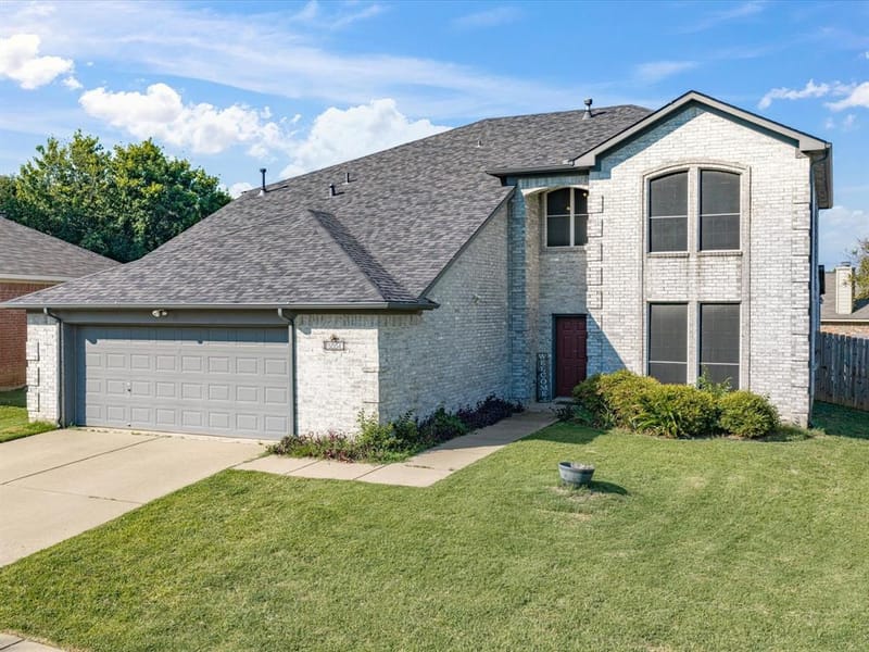 5004 Vaquero Drive, Arlington TX 76017 - Photo 3
