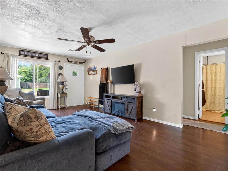 626 E South Street, Whitesboro TX 76273 - Photo 11