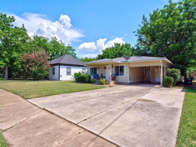 626 E South Street, Whitesboro TX 76273 - Photo 4