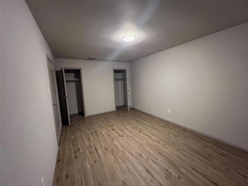 2035 Clubview Drive, Carrollton TX 75006 - Photo 19