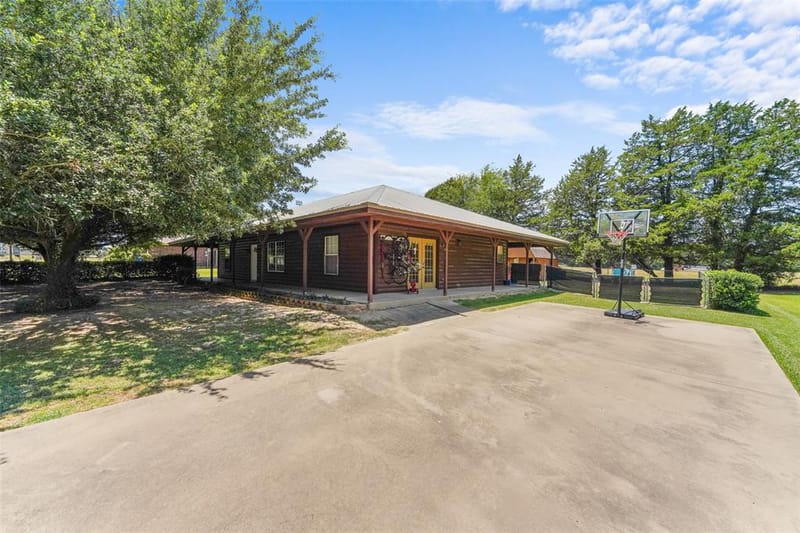 1112 Caprice Drive, Grand Saline TX 75140 - Photo 4