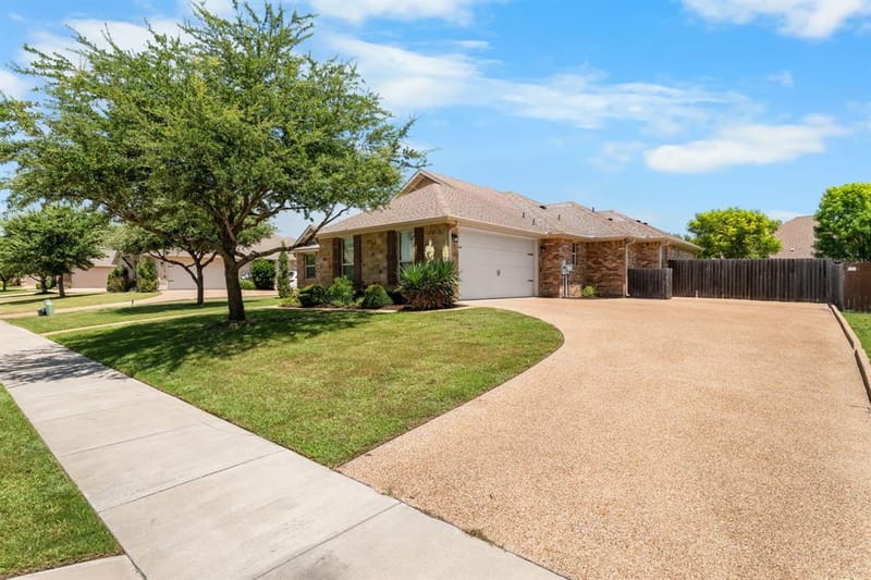 2304 Augustine, Waco TX 76712 - Photo 2
