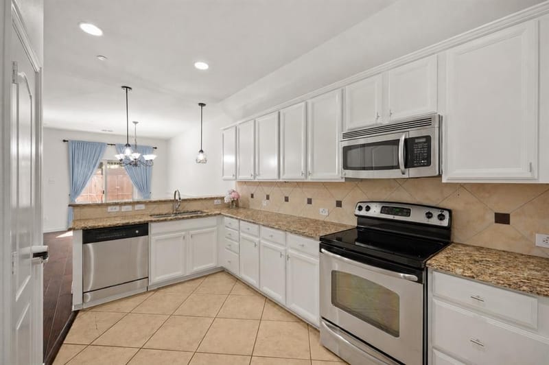 2661 Jacobson Drive, Lewisville TX 75067 - Photo 6