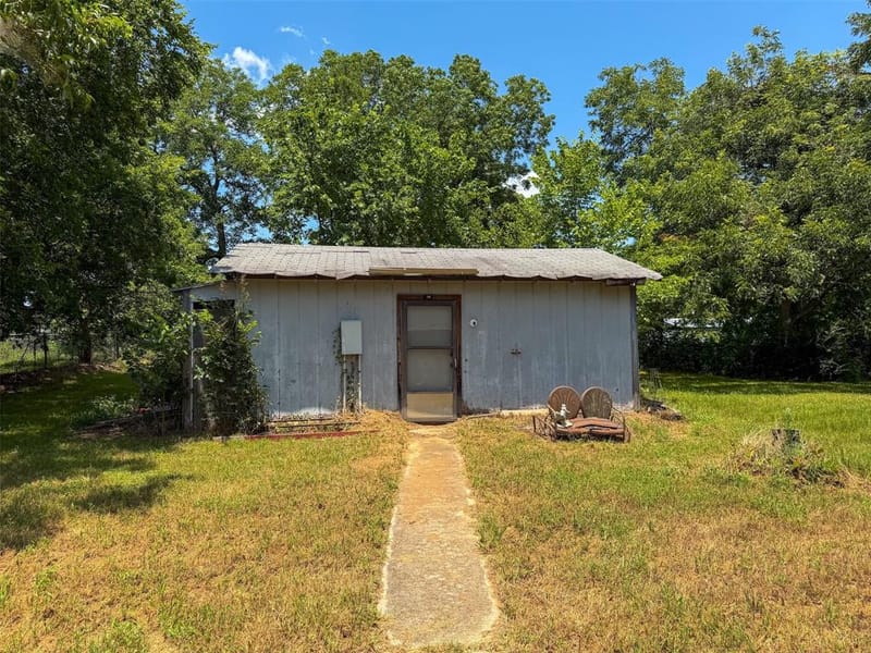 719 E Bullock Street, Denison TX 75021 - Photo 12
