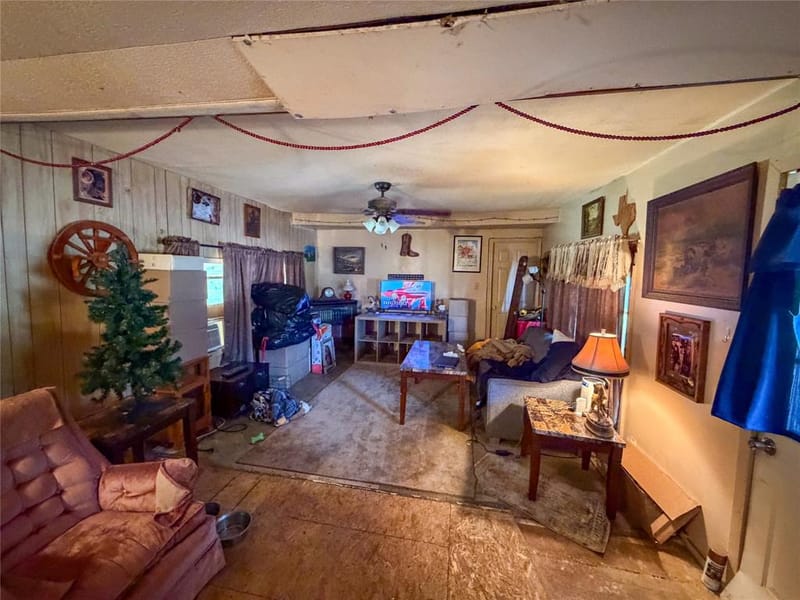 719 E Bullock Street, Denison TX 75021 - Photo 9