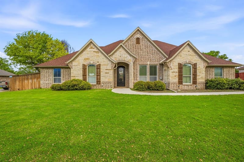 1035 Walking Horse Drive, Stephenville TX 76401
