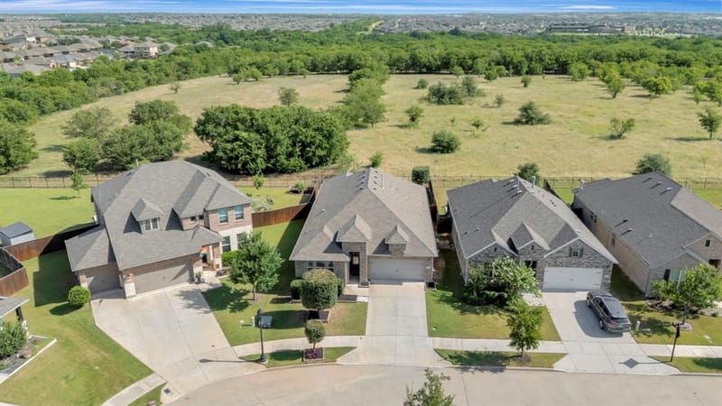 125 Mossy Oak Trail, Fort Worth TX 76131 - Photo 2