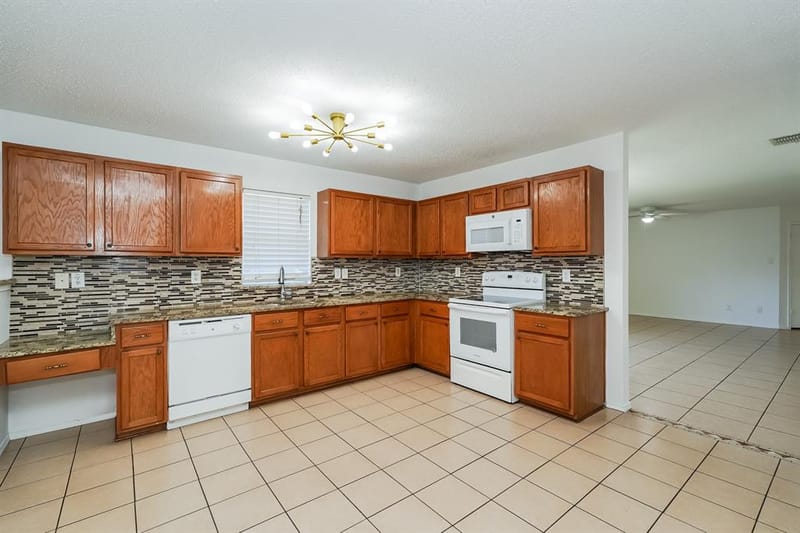 8717 Hunters Creek Drive, Fort Worth TX 76123 - Photo 2