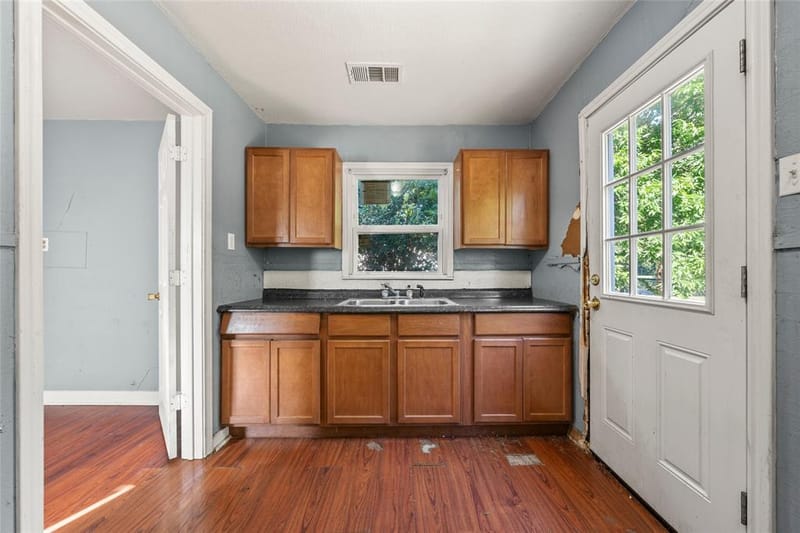 2225 Mitchell Avenue, Waco TX 76708 - Photo 7
