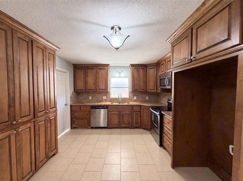 502 Jennings Street, Nocona TX 76255 - Photo 2