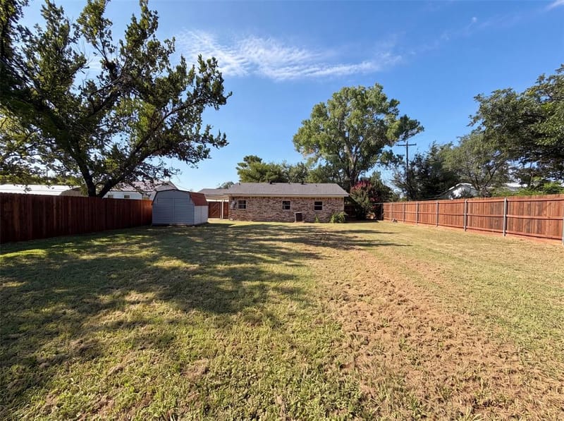 502 Jennings Street, Nocona TX 76255 - Photo 5