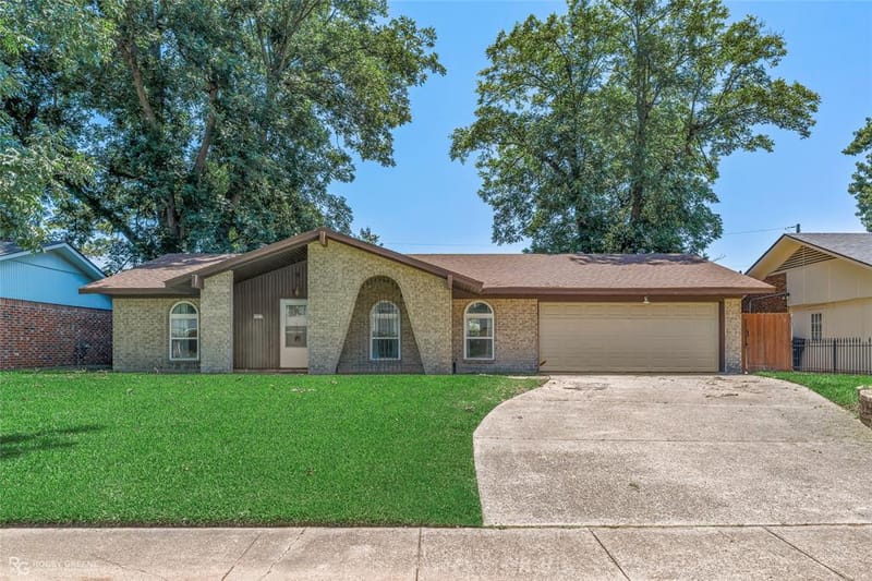 3911 Parkway Drive, Bossier City LA 71112