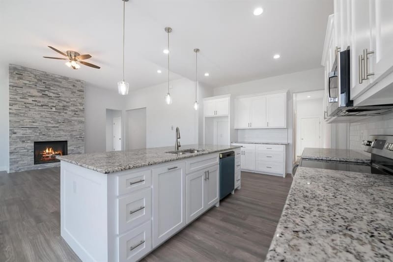 13027 Eagles Nest Drive, Whitney TX 76692 - Photo 10