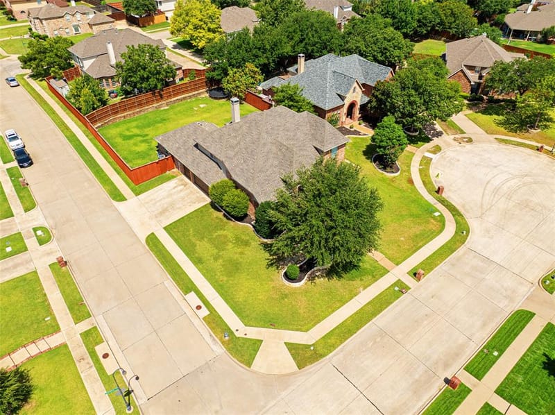 711 Country Meadow Drive, Murphy TX 75094 - Photo 2