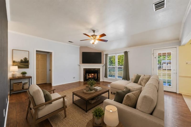 313 N Main Street, Red Oak TX 75154 - Photo 2
