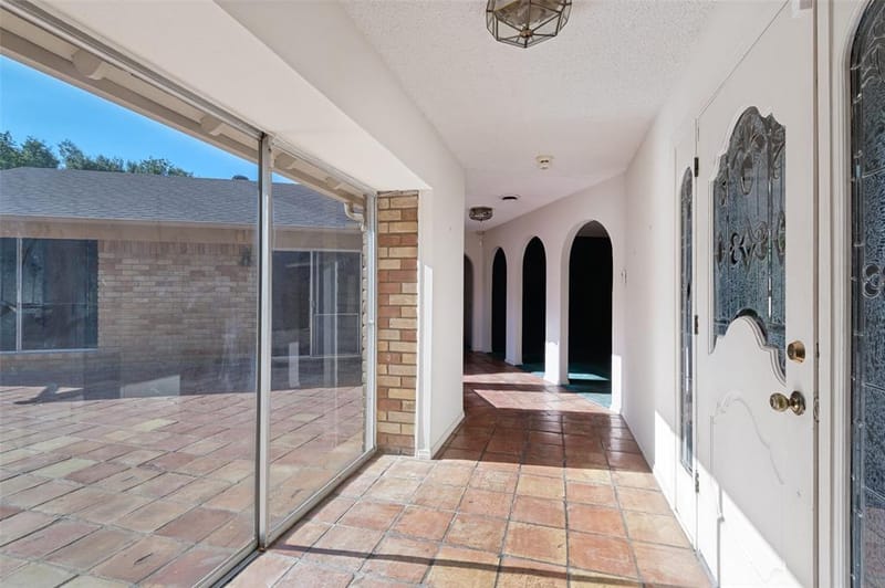 6101 Circleview Drive, Haltom City TX 76180 - Photo 14